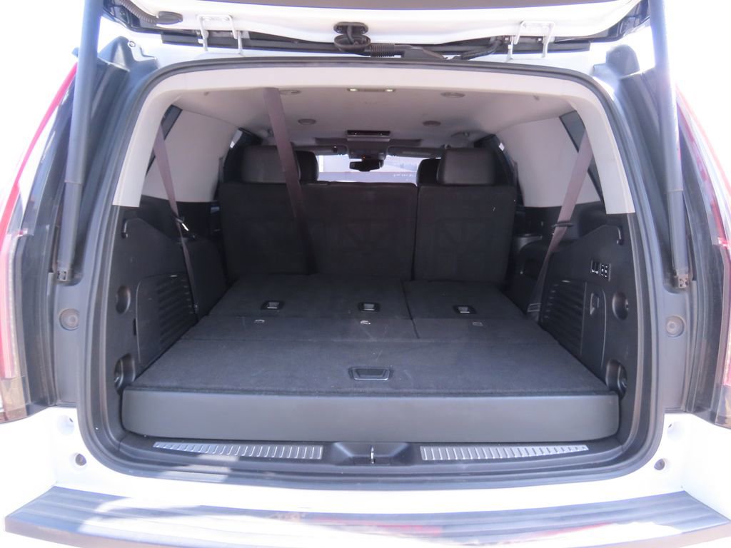 Used 2016 Cadillac Escalade Premium image 12