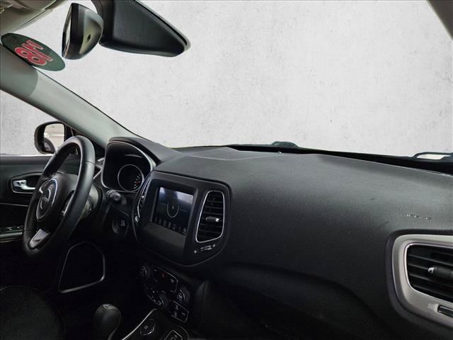 Used 2018 Jeep Compass Latitude w/ Popular Equipment Group AWD/4WD image 18