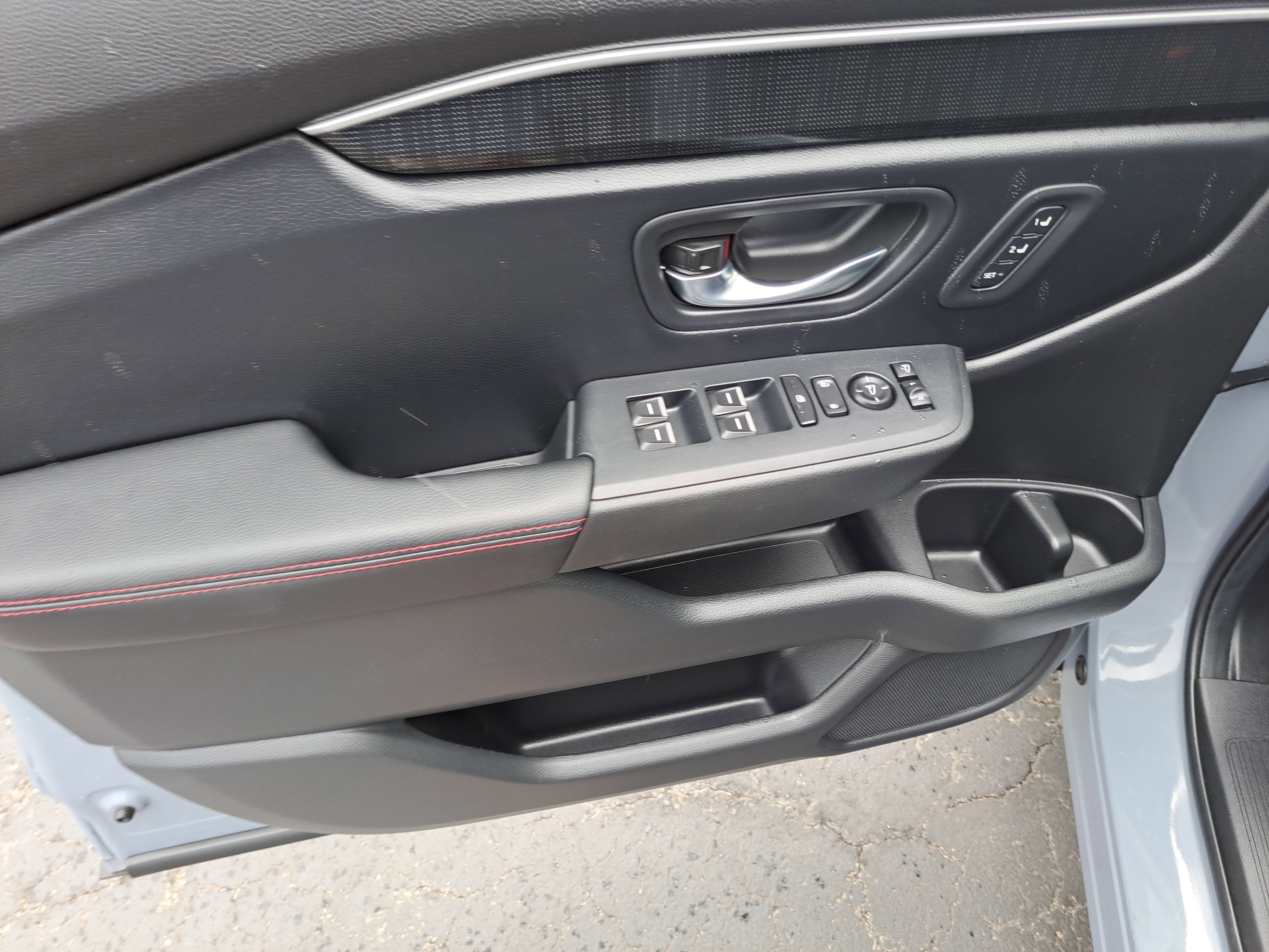 Used 2025 Honda Pilot Black Edition image 15