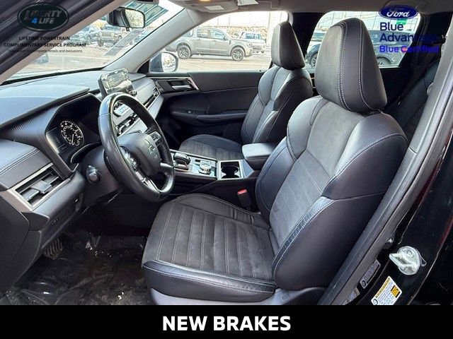 Used 2023 Mitsubishi Outlander SE image 12