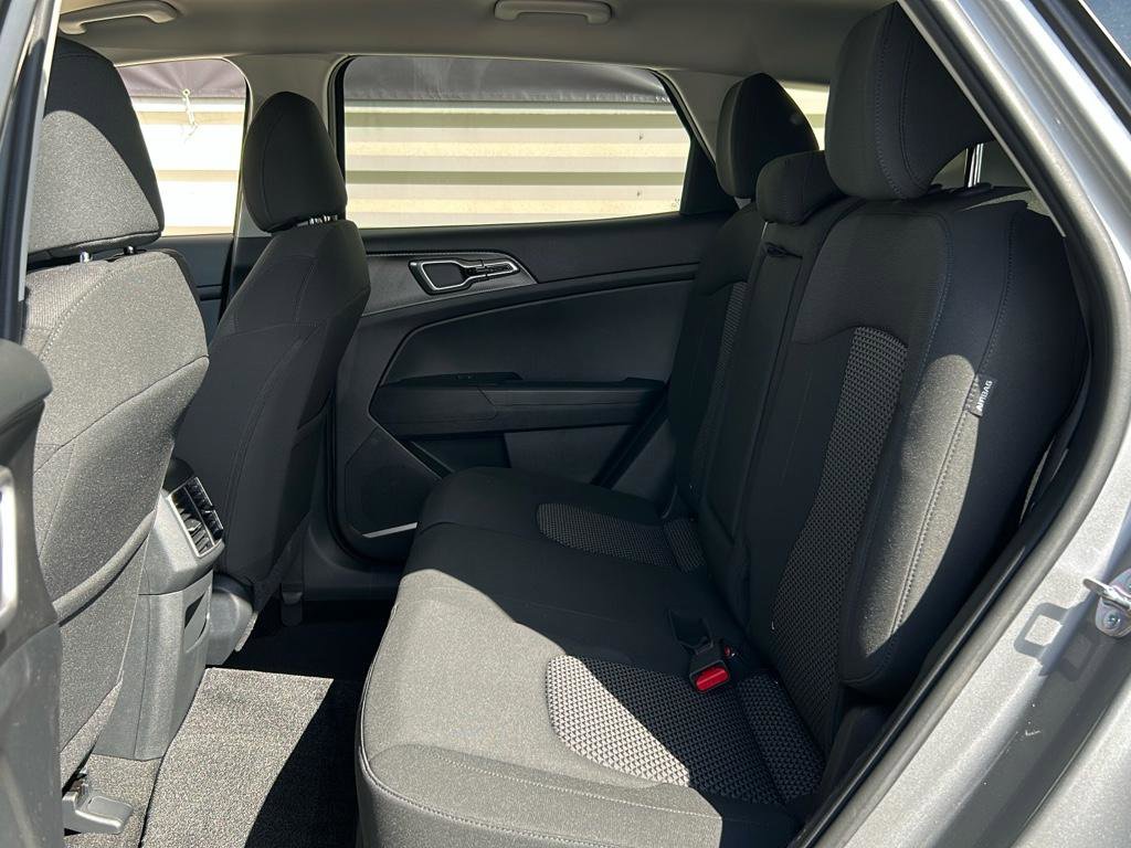 New 2025 Kia Sportage LX image 12