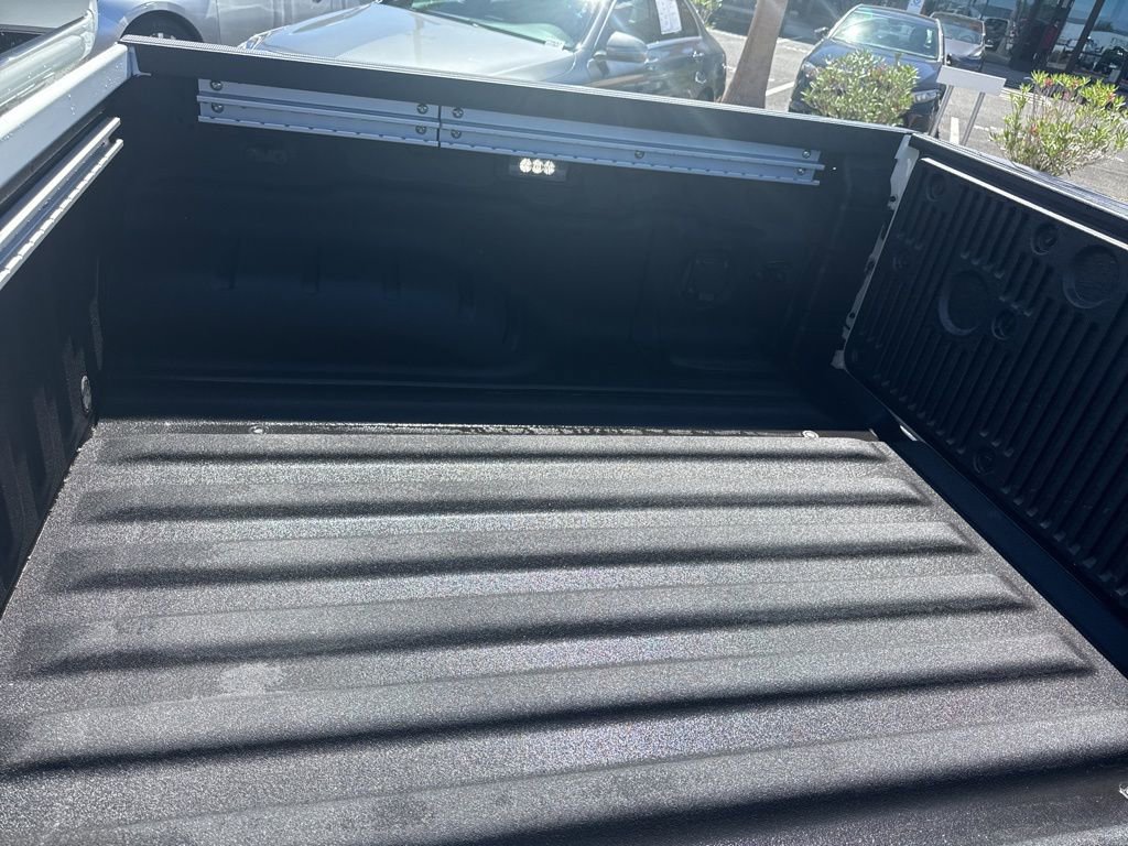 Used 2025 Nissan Frontier SV w/ SV Convenience Package image 19