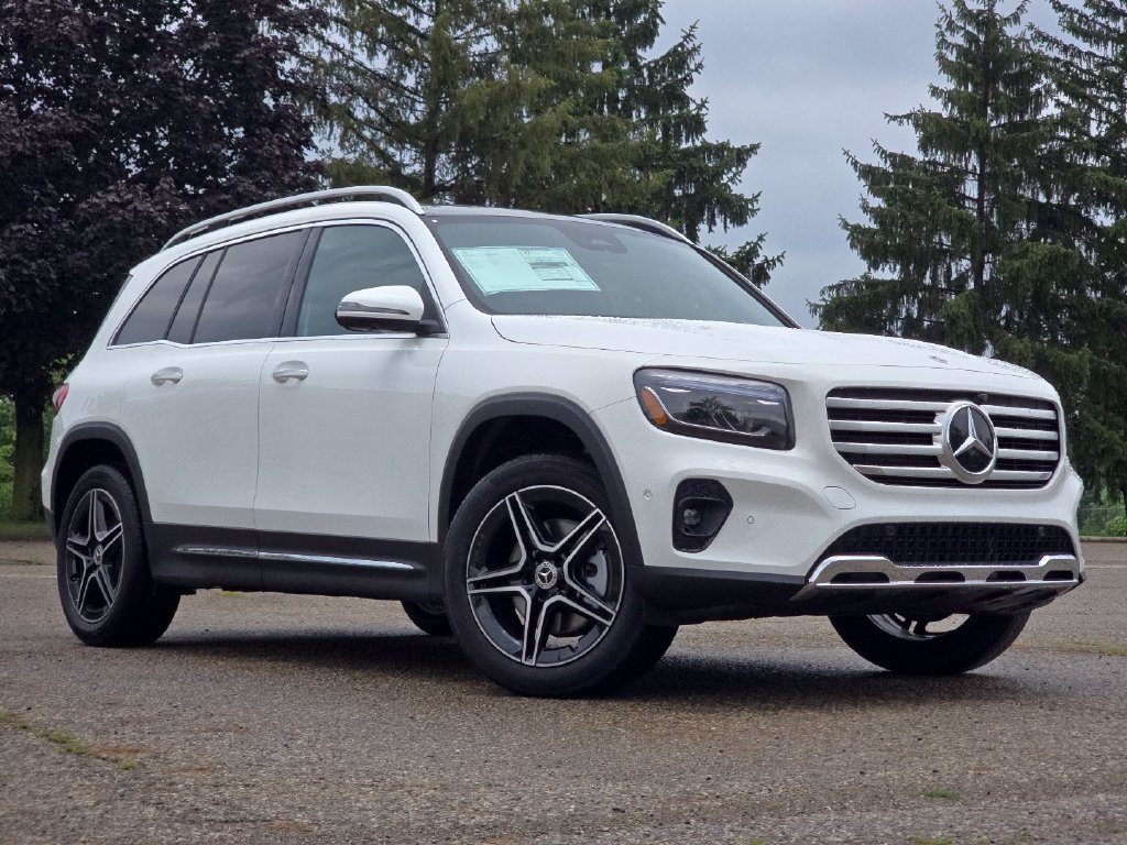 New 2026 Mercedes-Benz GLB 250 4MATIC image 2