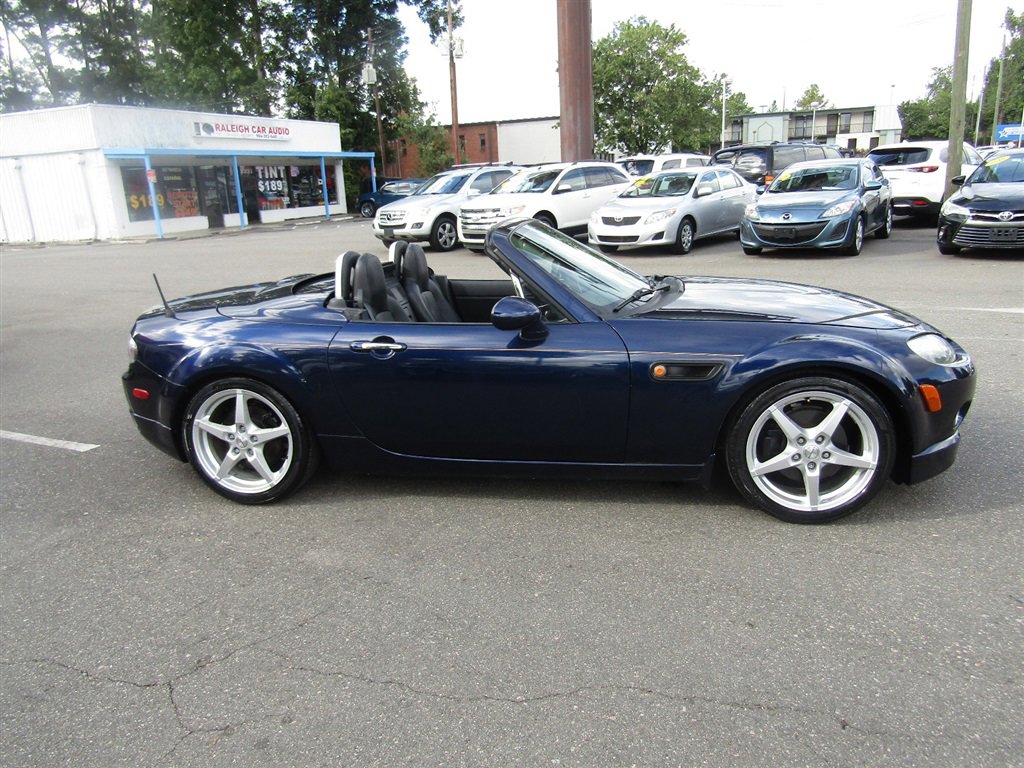Used 2007 MAZDA MX-5 Miata Touring w/ Interior Trim Pkg image 22