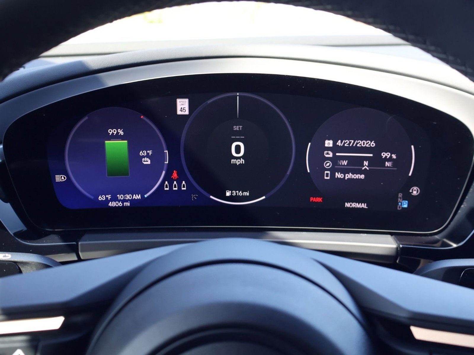 Certified 2025 Porsche Macan Electric RWD image 16