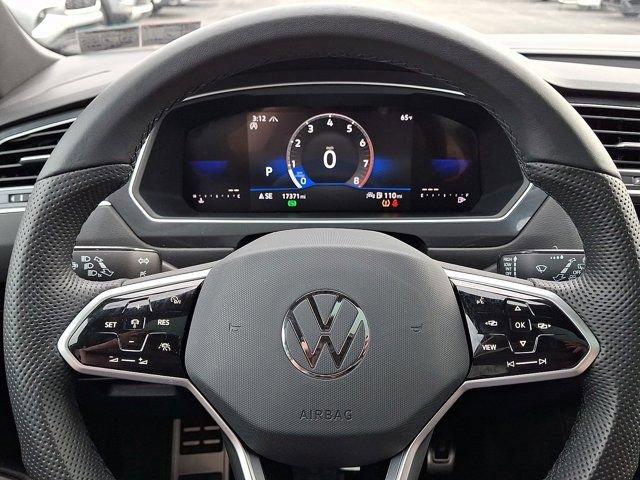 Certified 2024 Volkswagen Tiguan SE R-Line image 23