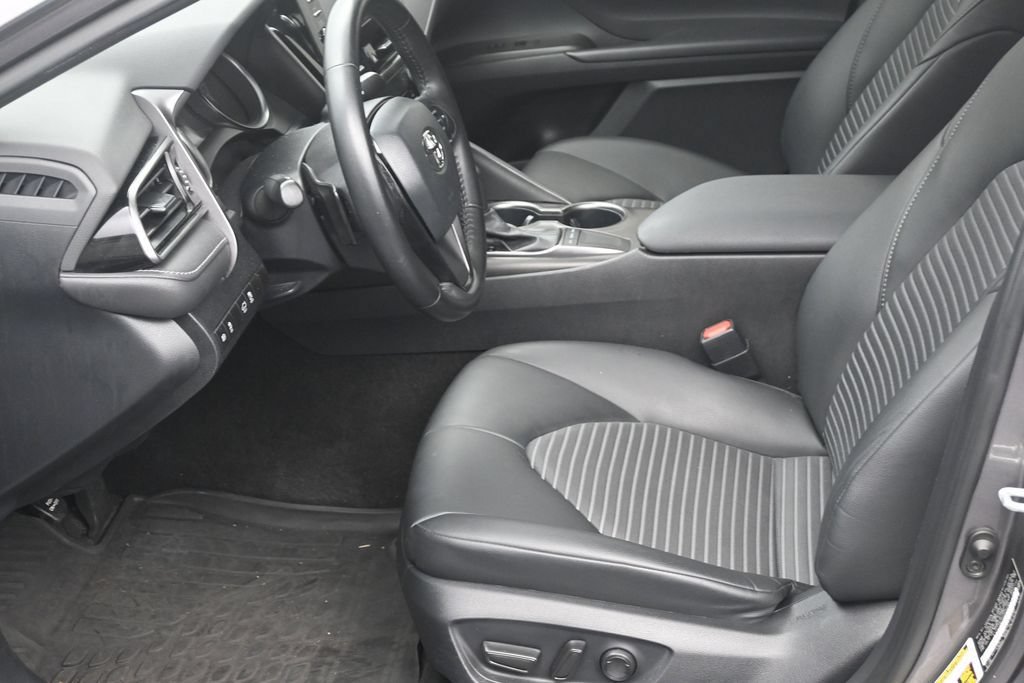 Used 2023 Toyota Camry SE w/ Convenience Package FWD image 10