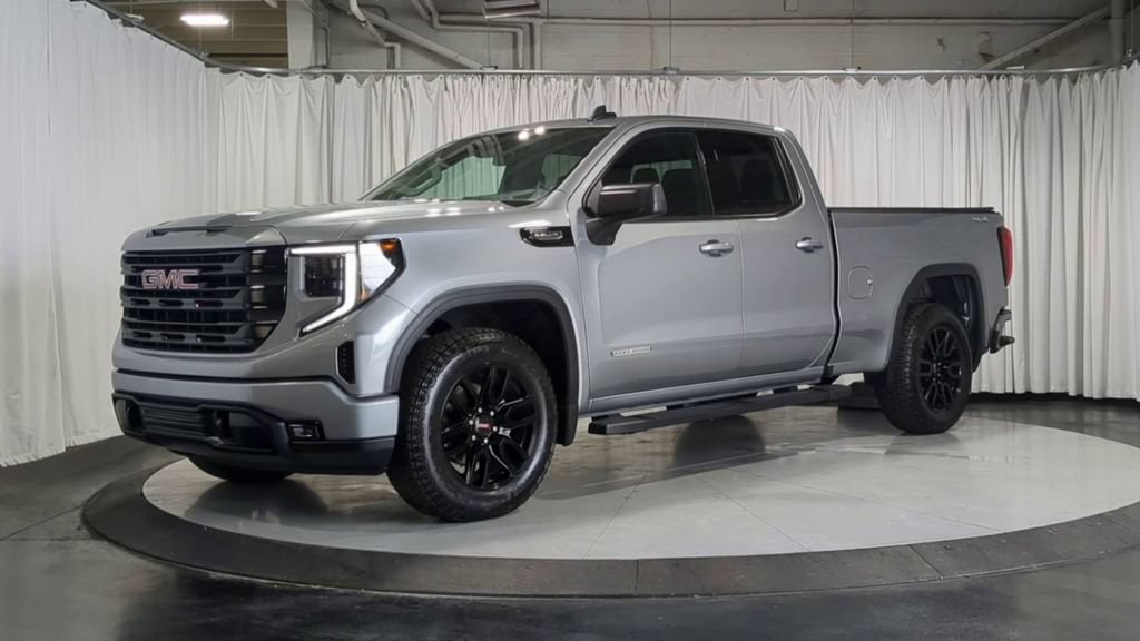 Used 2025 GMC Sierra 1500 Elevation AWD/4WD image 5