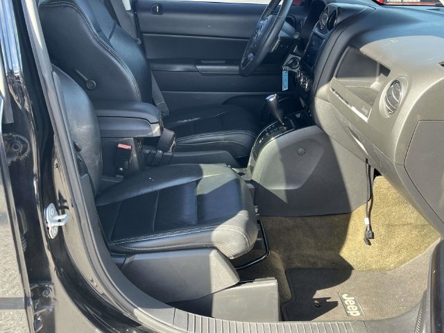 Used 2016 Jeep Patriot High Altitude FWD image 25
