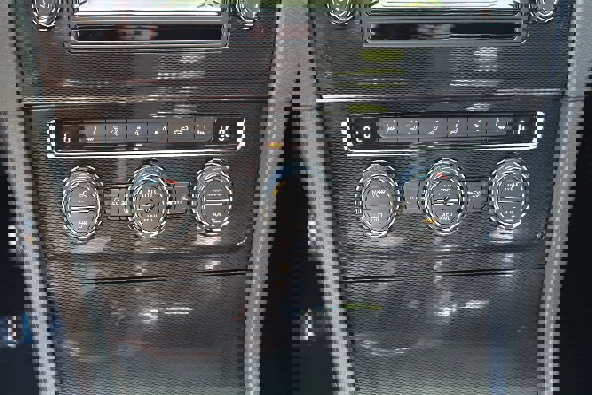 Used 2015 Volkswagen GTI Autobahn image 34