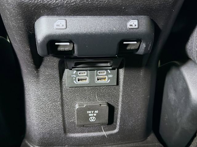 Used 2018 Jeep Wrangler Unlimited Sahara w/ Uconnect 4C Nav & Sound Group image 27