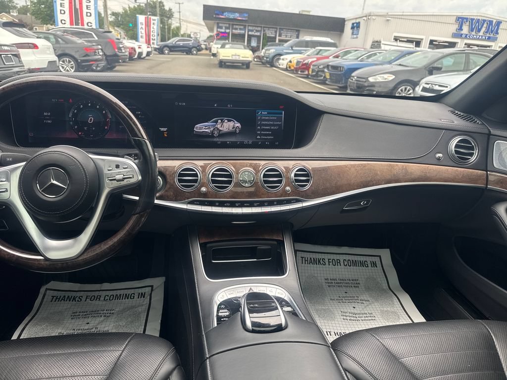 Used 2018 Mercedes-Benz S 560 4MATIC Sedan w/ Premium Package image 17