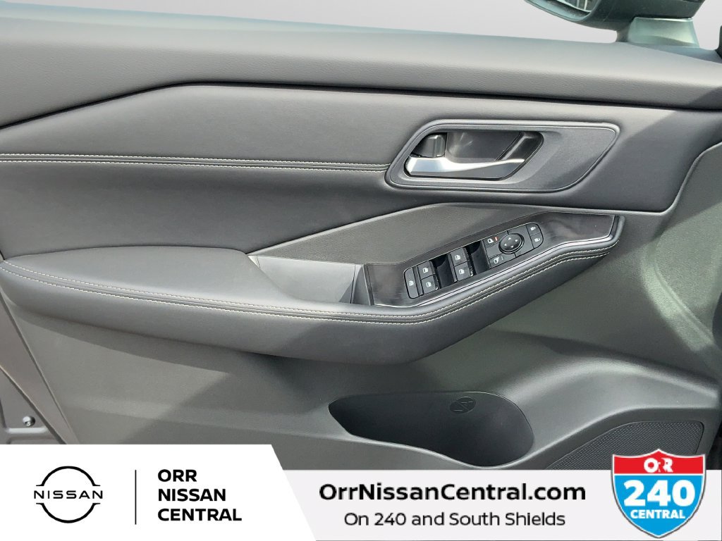 New 2027 Nissan Rogue Dark Armor FWD image 16
