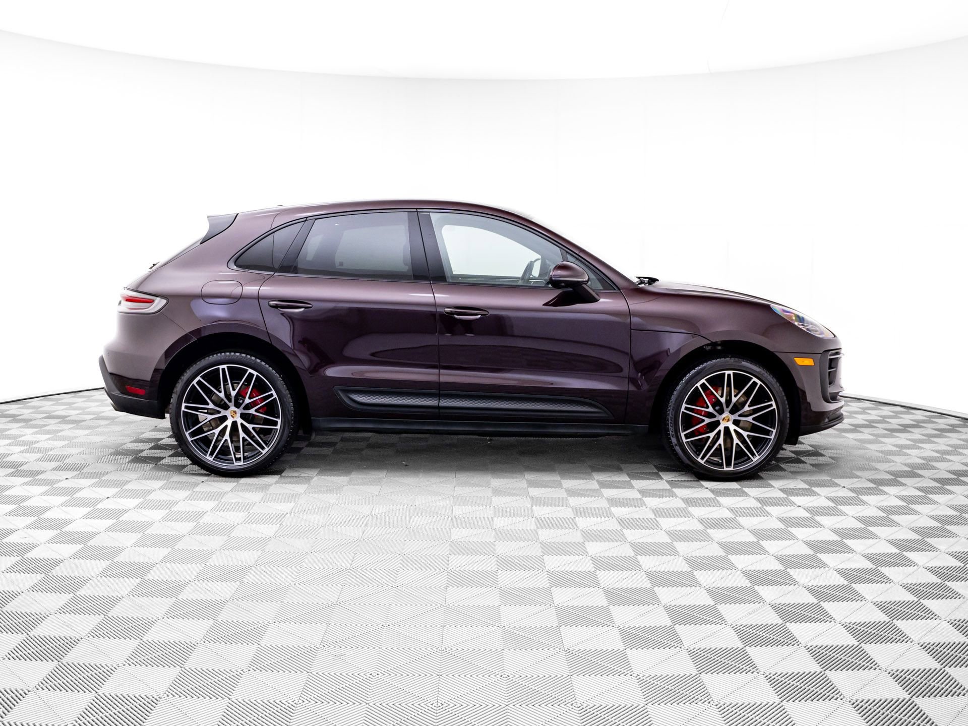 Certified 2023 Porsche Macan S AWD/4WD image 7