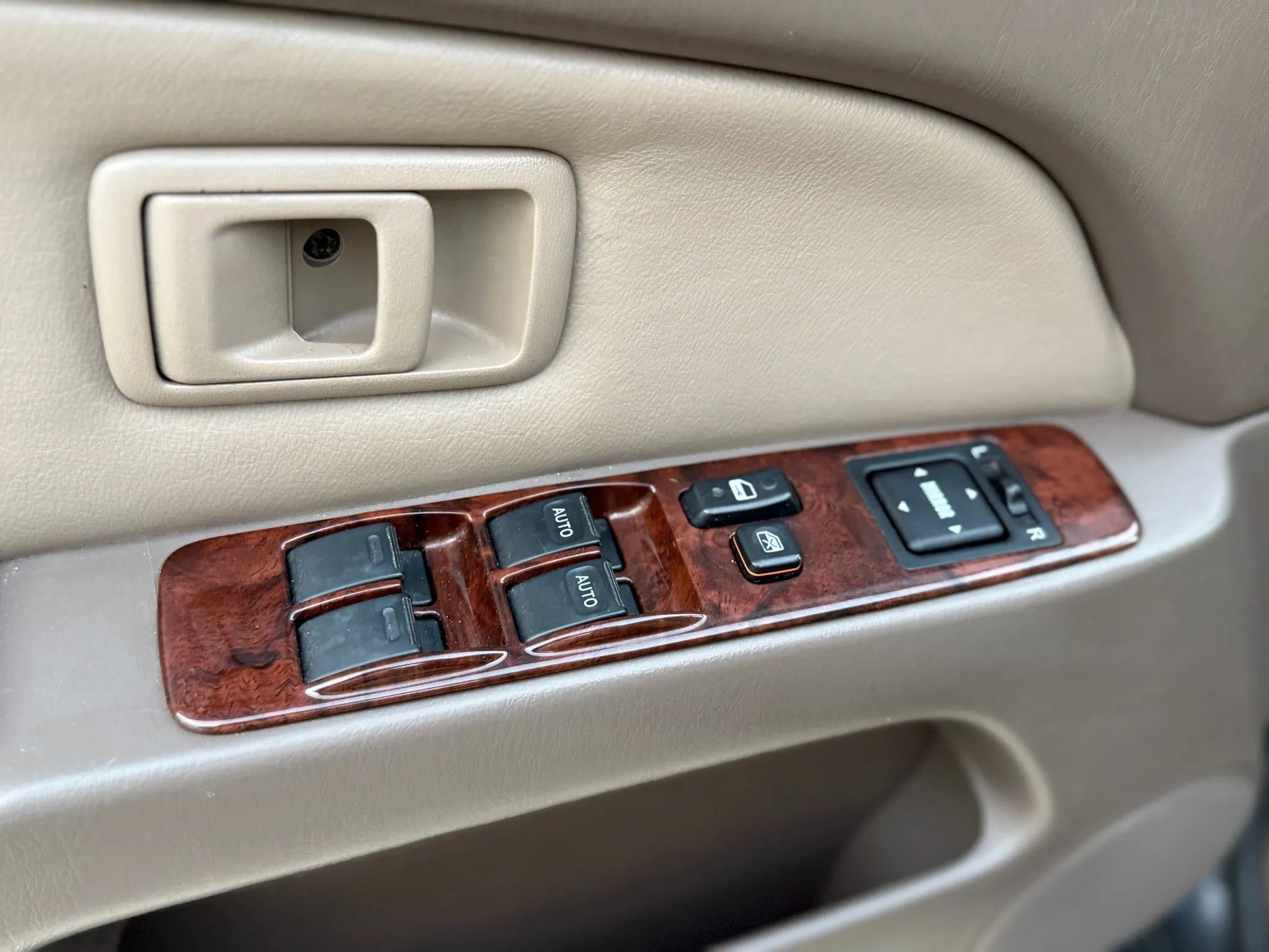 Used 1999 Toyota 4Runner Limited image 32