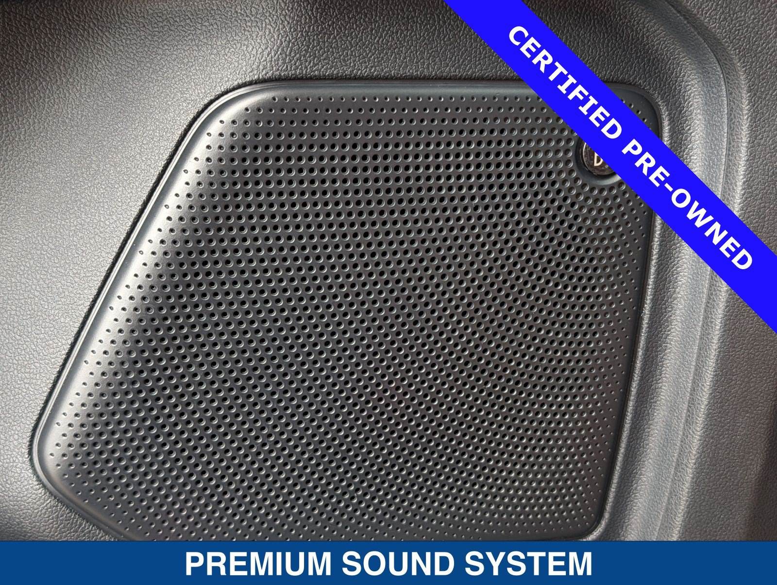 Certified 2020 Ford Escape Titanium AWD/4WD image 25
