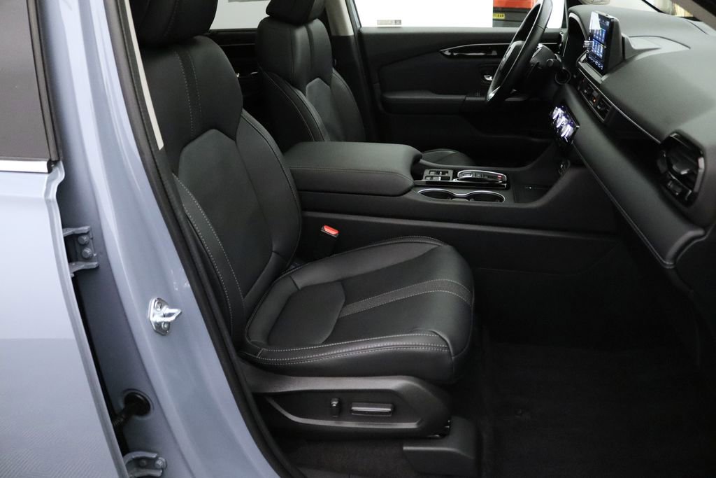 Used 2023 Honda Pilot Touring image 16