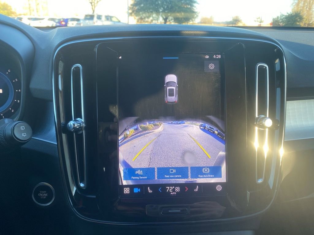 Used 2024 Volvo XC40 B5 Core image 21