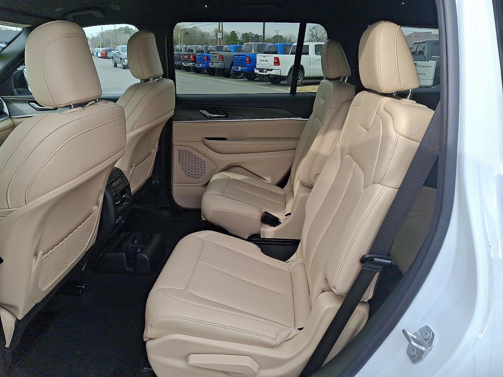 New 2025 Jeep Grand Cherokee L Limited image 7