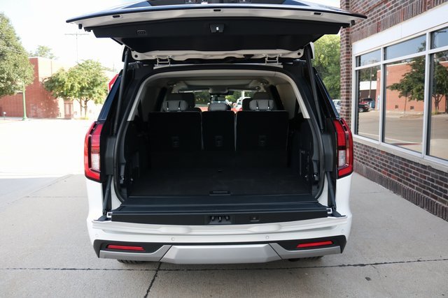 New 2025 Ford Expedition Max Platinum w/ Driver's Package image 8