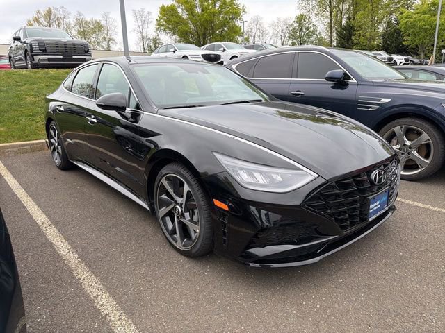 Used 2023 Hyundai Sonata SEL Plus FWD image 2
