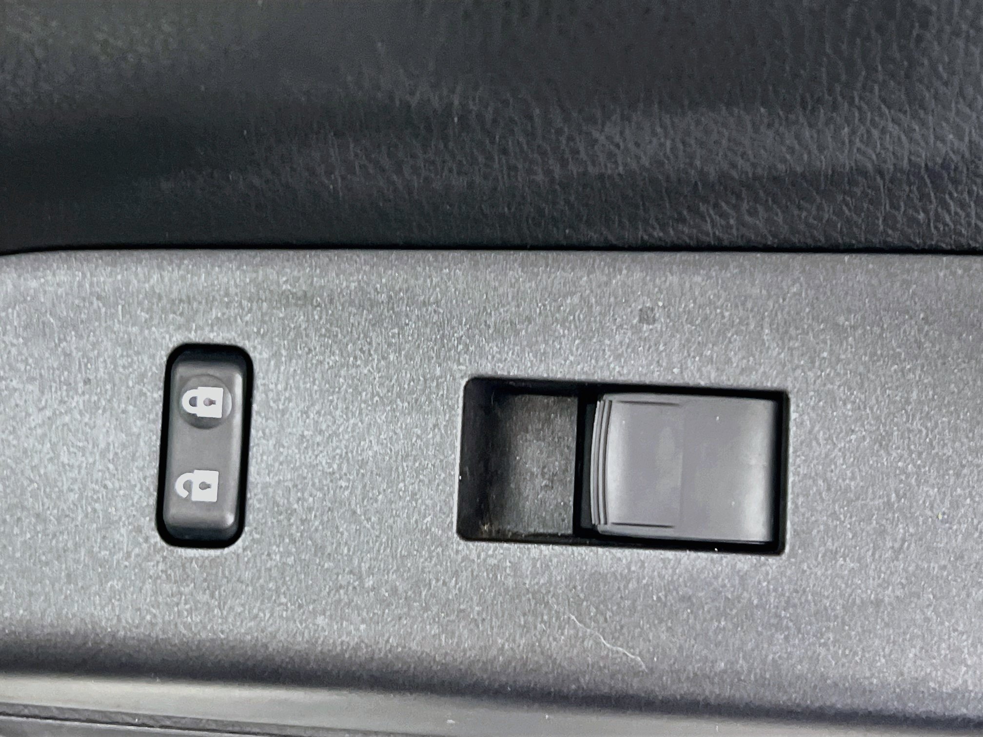 Used 2016 Toyota RAV4 LE FWD image 29