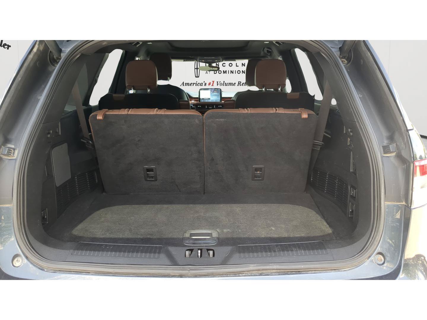 Used 2022 Lincoln Aviator Reserve w/ Equipment Group 201A RWD image 26