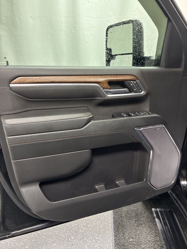 Used 2024 Chevrolet Silverado 2500 High Country w/ High Country Premium Package image 11