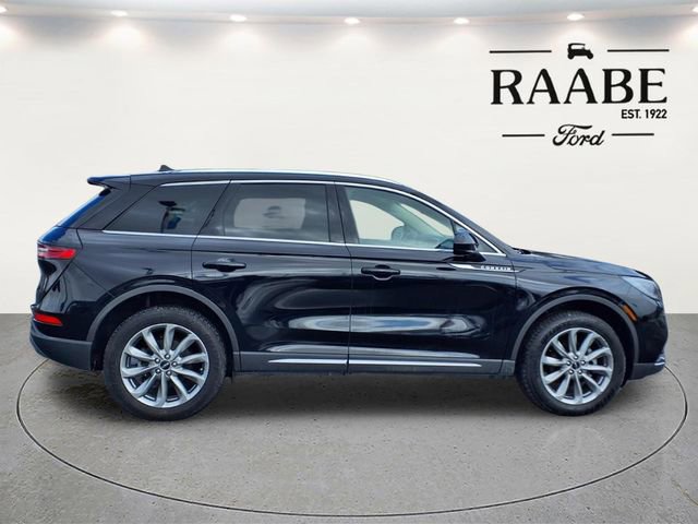 Used 2022 Lincoln Corsair AWD w/ Premium Package image 8