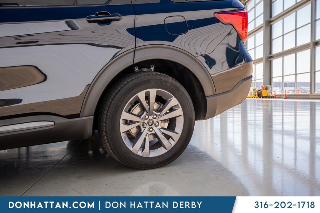 Used 2023 Ford Explorer XLT w/ Equipment Group 202A AWD/4WD image 41