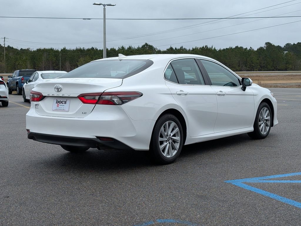 Used 2024 Toyota Camry LE w/ Convenience Package image 5