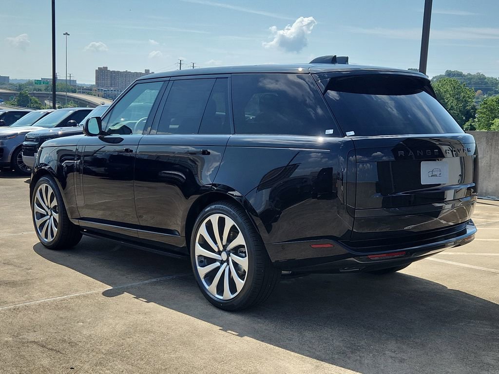 New 2025 Land Rover Range Rover SE image 12