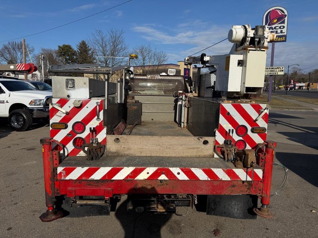 Used 2012 Ford F550 SuperCab DRW 4WD w/ Payload Upgrade Pkg image 6