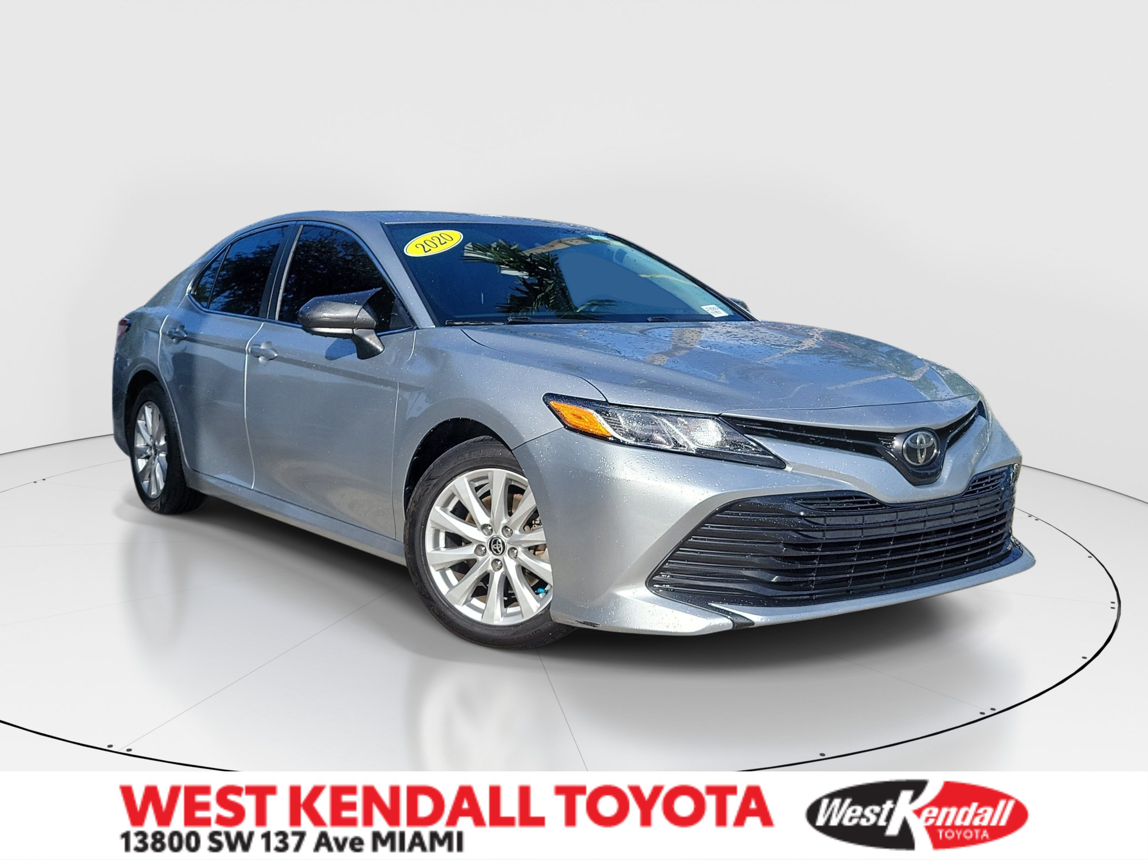Used 2020 Toyota Camry LE FWD image 1