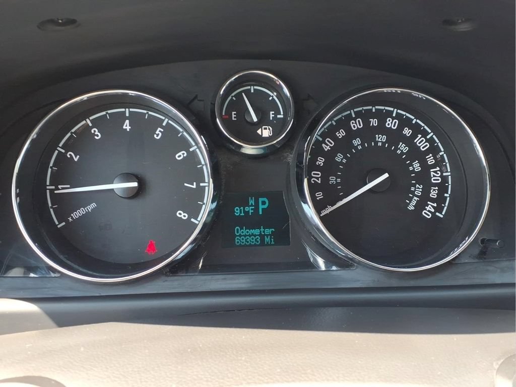 Used 2013 Chevrolet Captiva Sport LTZ FWD image 13