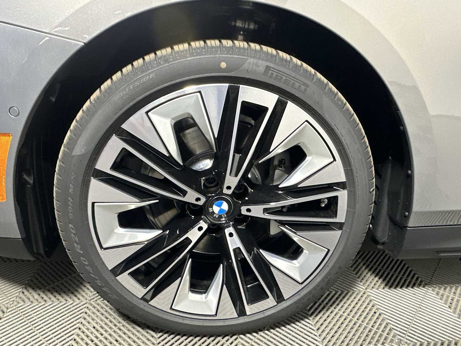 New 2026 BMW 530i xDrive w/ Premium Package image 10