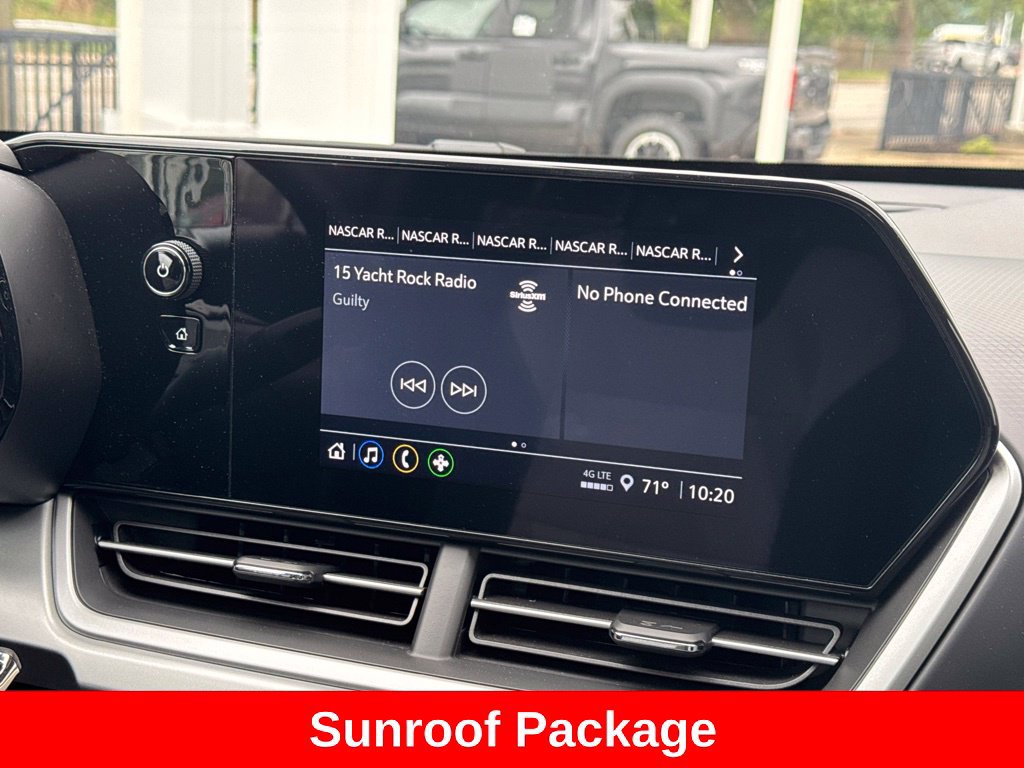 Used 2026 Chevrolet Trax RS w/ Sunroof Package FWD image 14