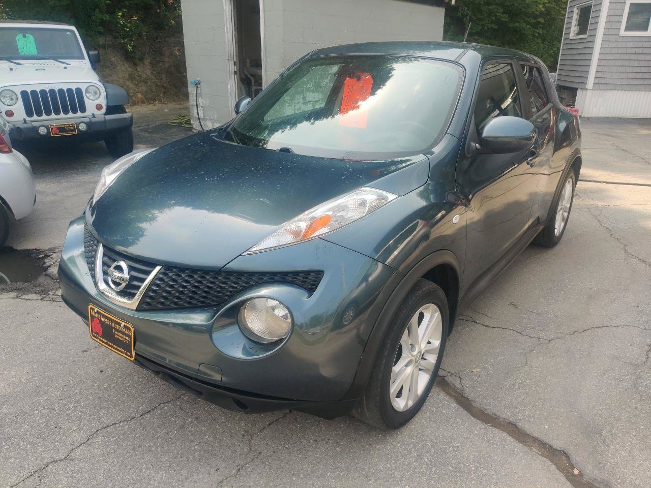 Used 2014 Nissan Juke SV AWD/4WD image 2