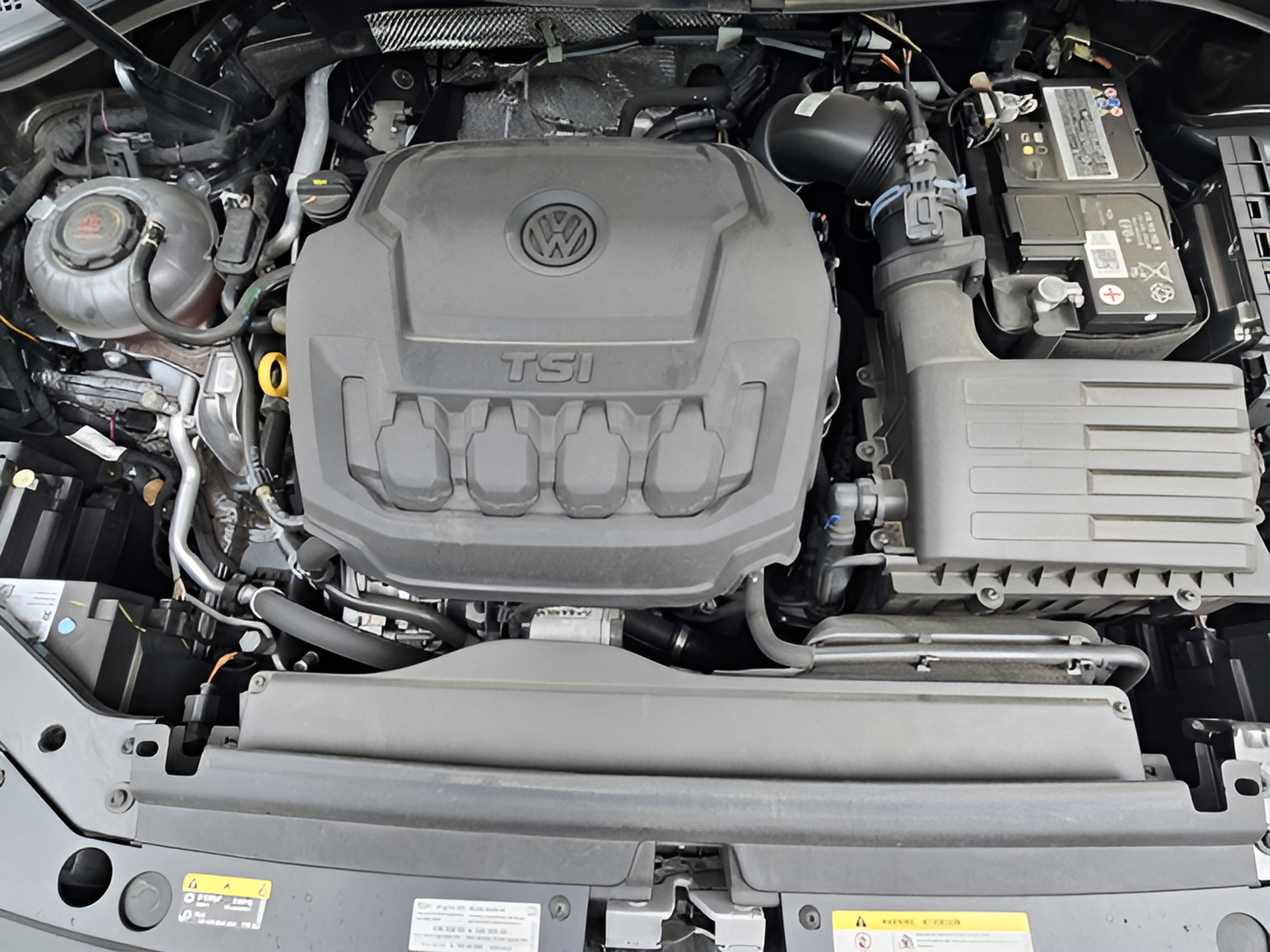 Certified 2023 Volkswagen Tiguan SE w/ Panoramic Sunroof Package FWD image 25