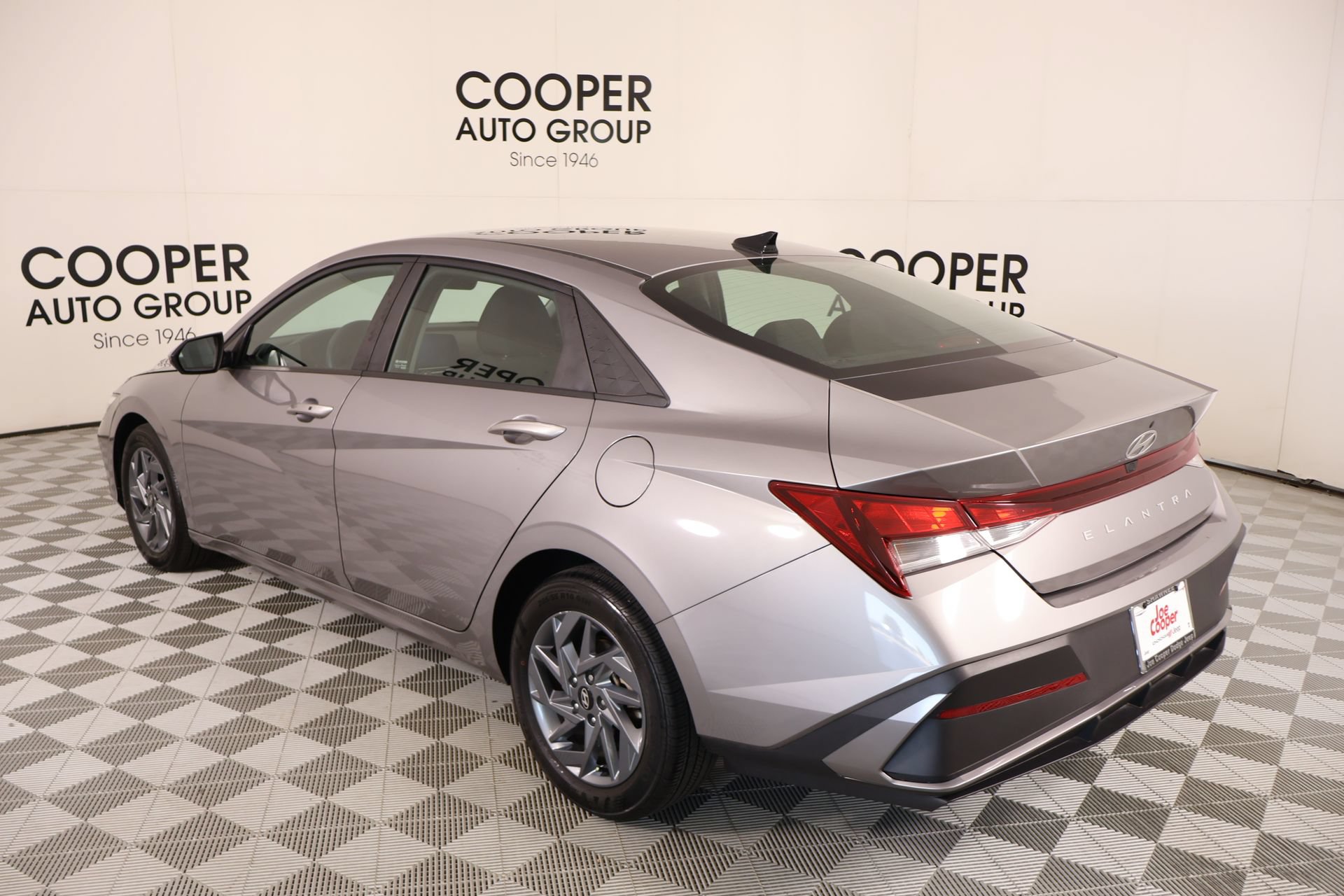 Used 2024 Hyundai Elantra SEL FWD image 21