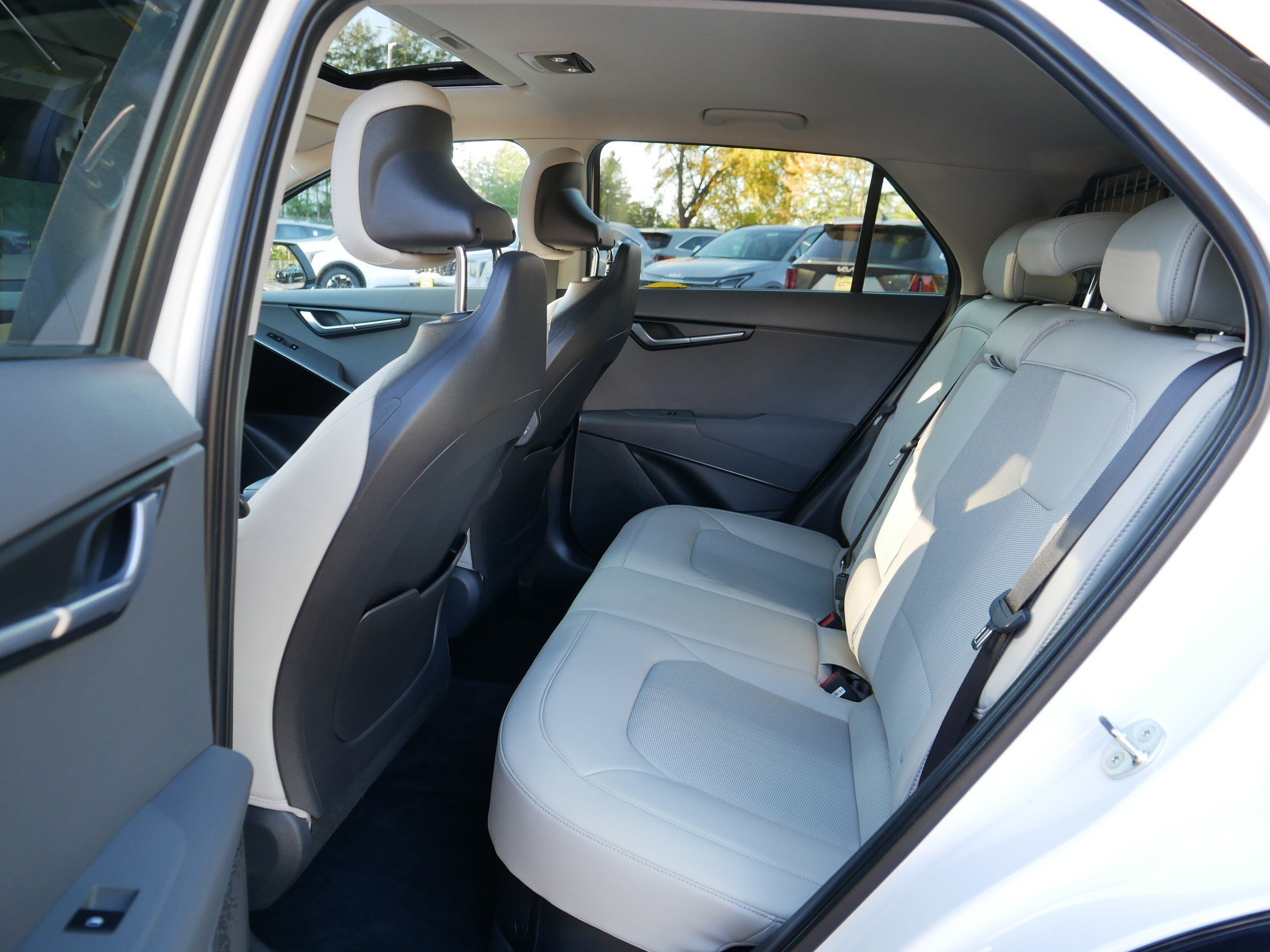 Certified 2023 Kia Niro EX Touring FWD image 36