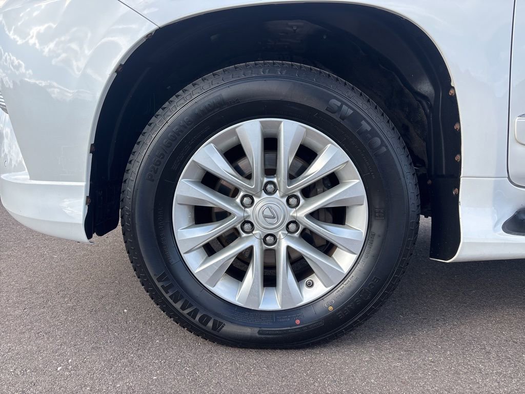 Used 2017 Lexus GX 460 Premium w/ Premium Package image 33