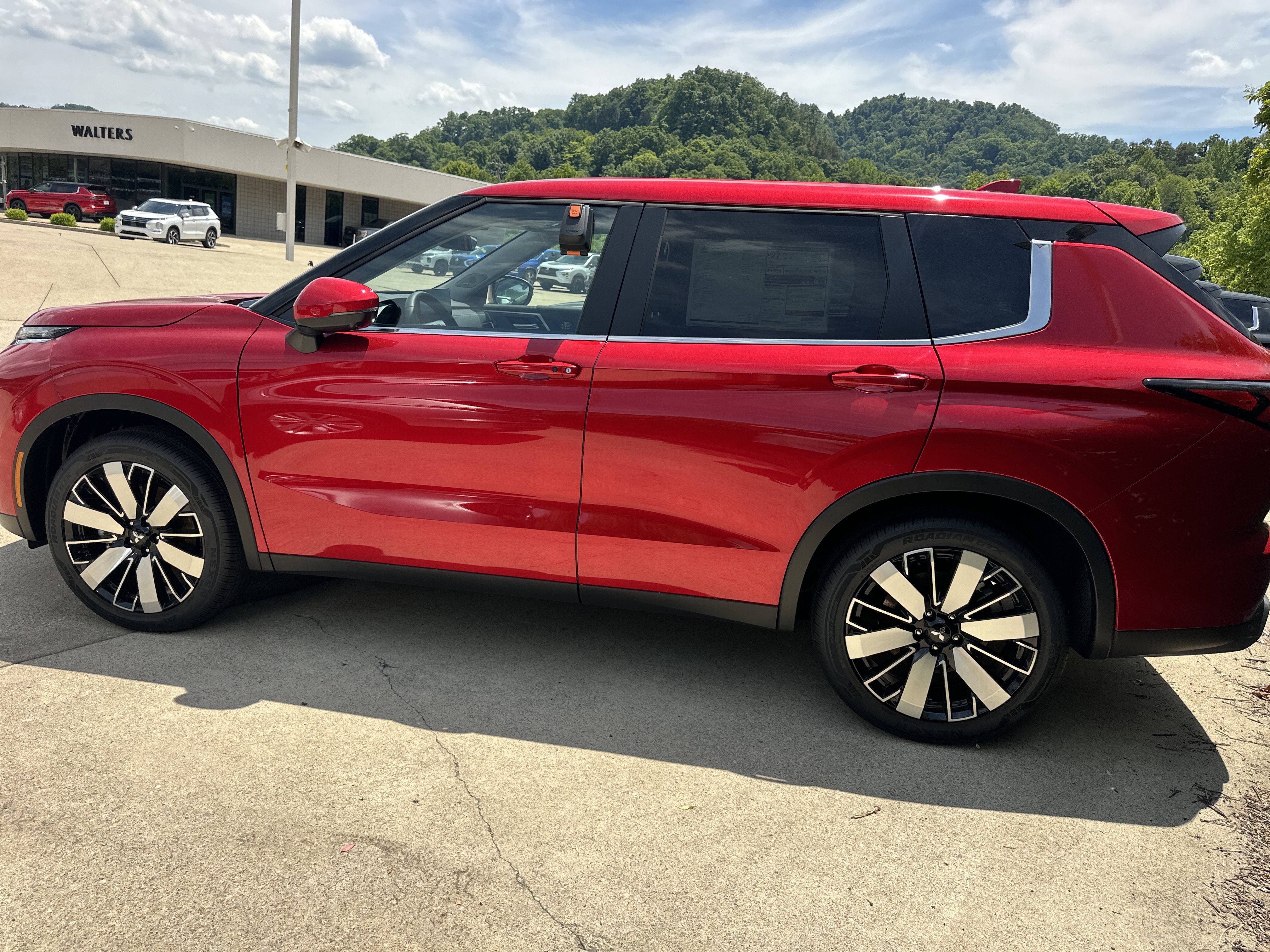 New 2026 Mitsubishi Outlander SE AWD/4WD image 6