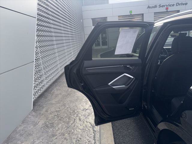 Certified 2025 Audi Q3 2.0T Premium Plus w/ Premium Plus Package AWD/4WD image 18
