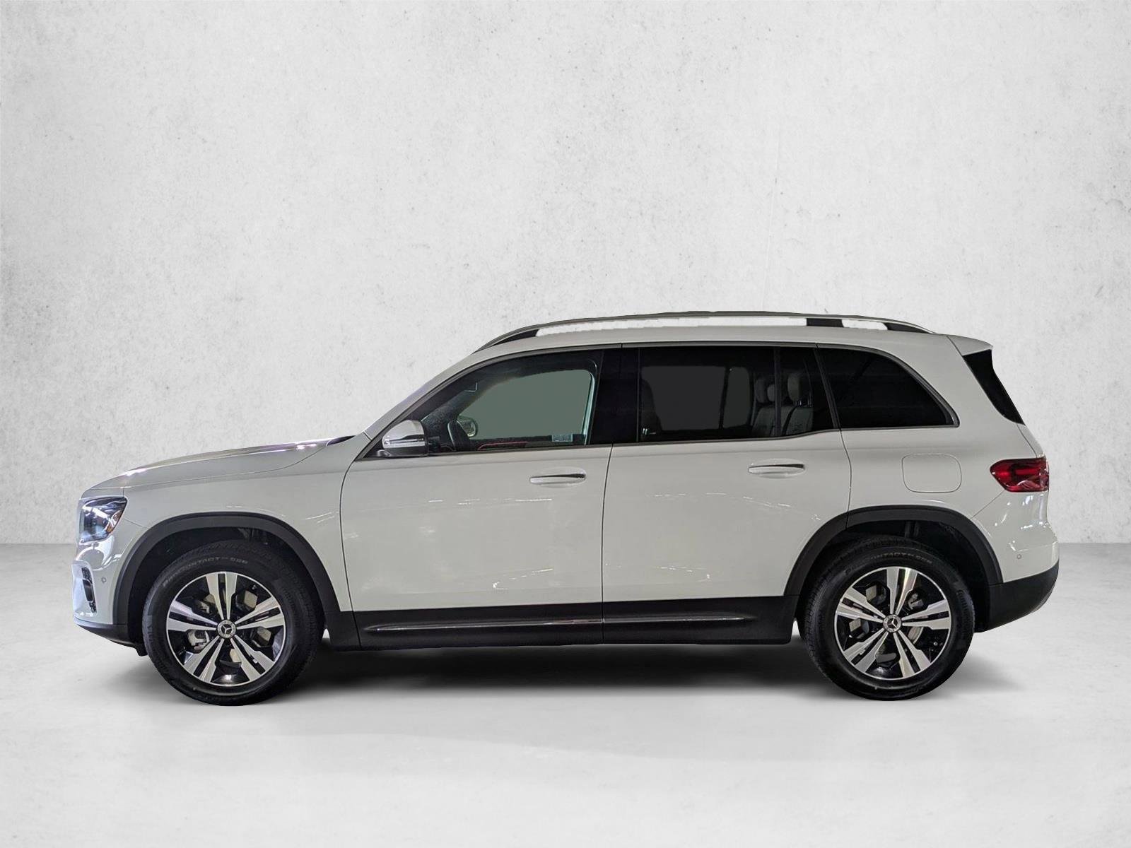 Certified 2025 Mercedes-Benz GLB 250 image 9