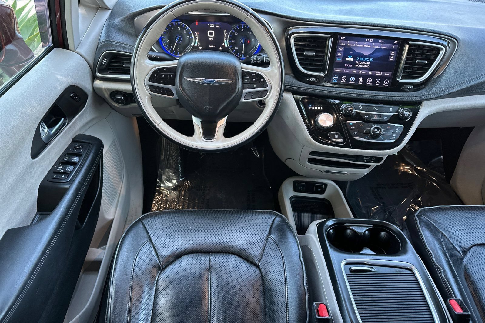 Used 2018 Chrysler Pacifica Limited FWD image 15