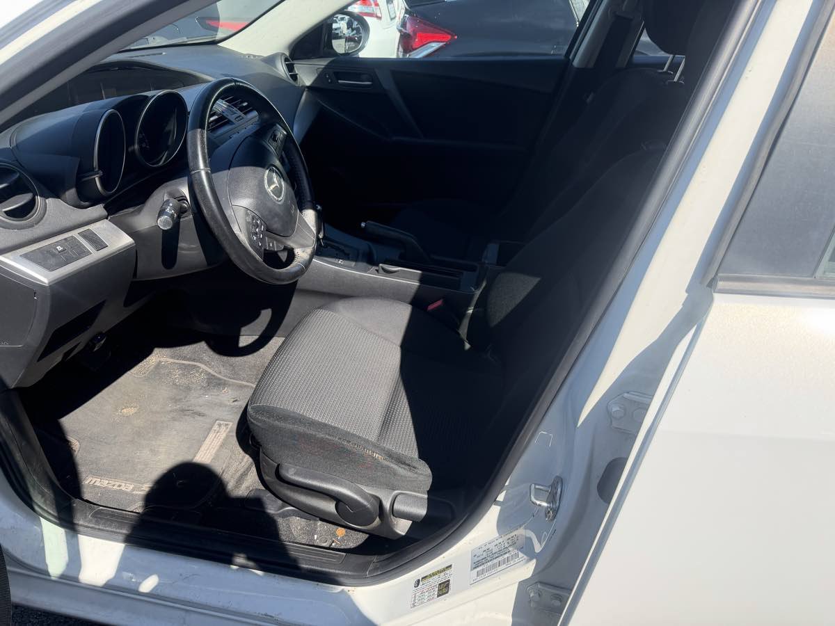 Used 2012 MAZDA MAZDA3 i Touring FWD image 7