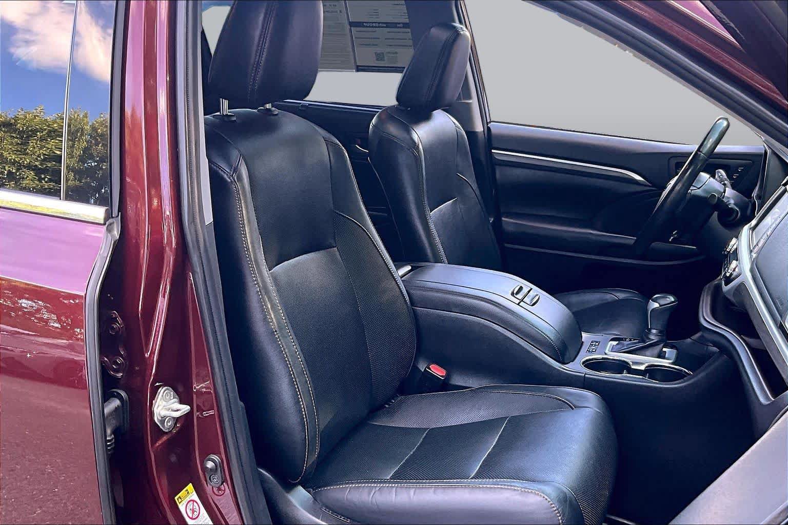 Used 2019 Toyota Highlander Limited Platinum AWD/4WD image 8