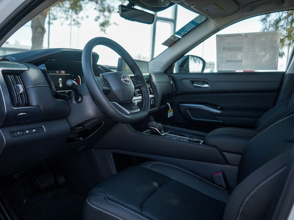 New 2026 Nissan Pathfinder SL w/ SL Premium Package AWD/4WD image 19