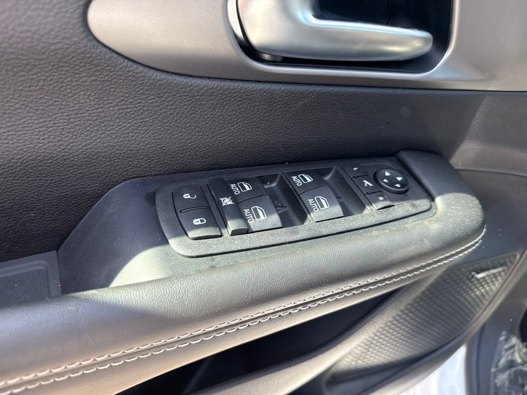 New 2027 Chrysler Pacifica Limited AWD/4WD image 18